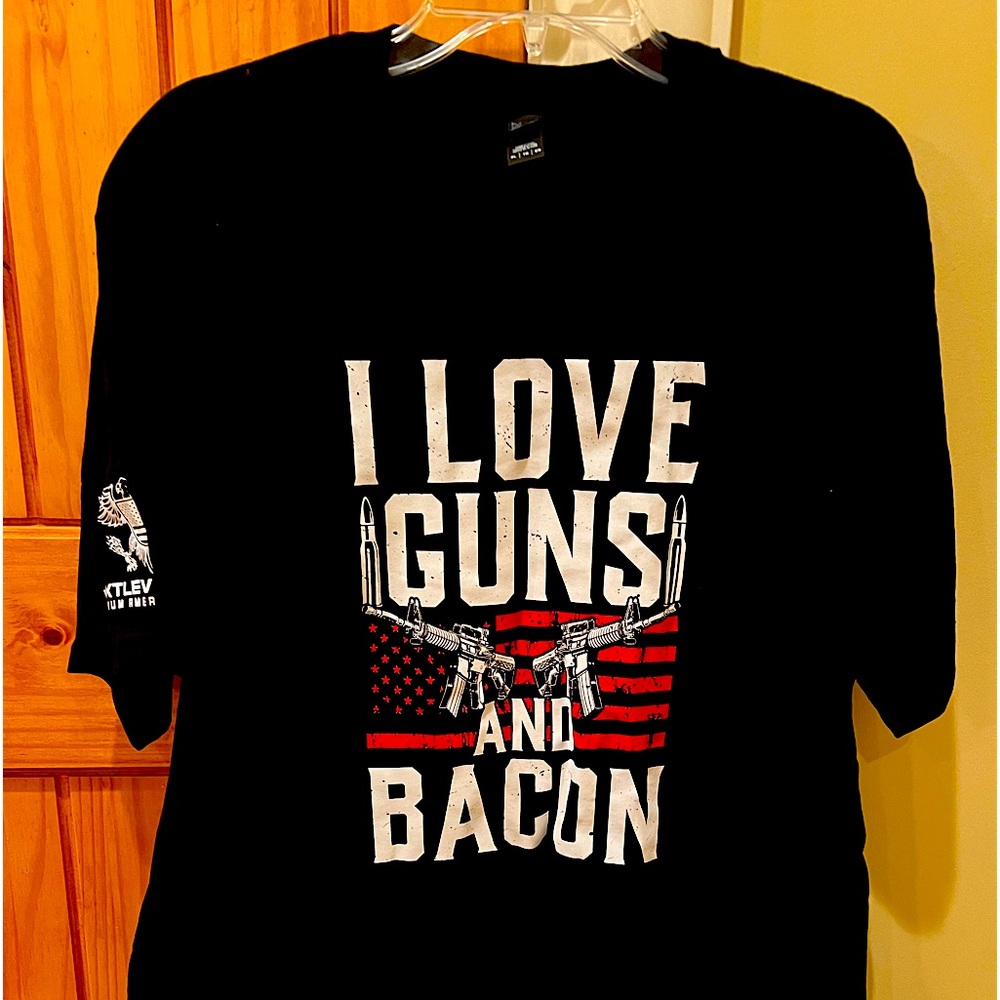 Men’s T-shirt XL-NWOT